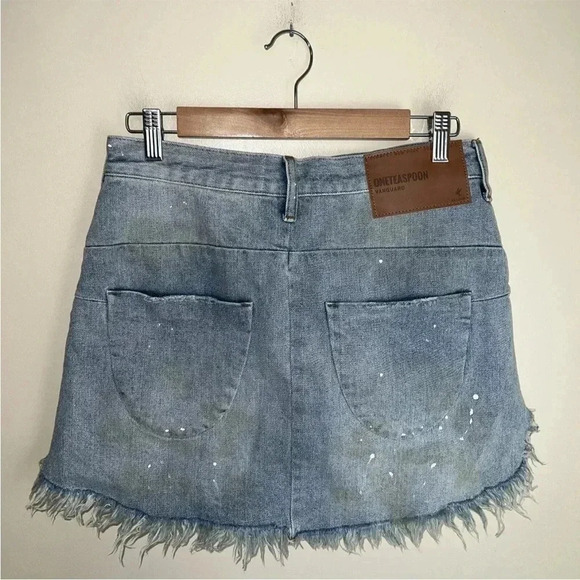 NWT One Teaspoon Distressed Denim Mini Skirt Size 27 Revolve - Picture 2 of 3